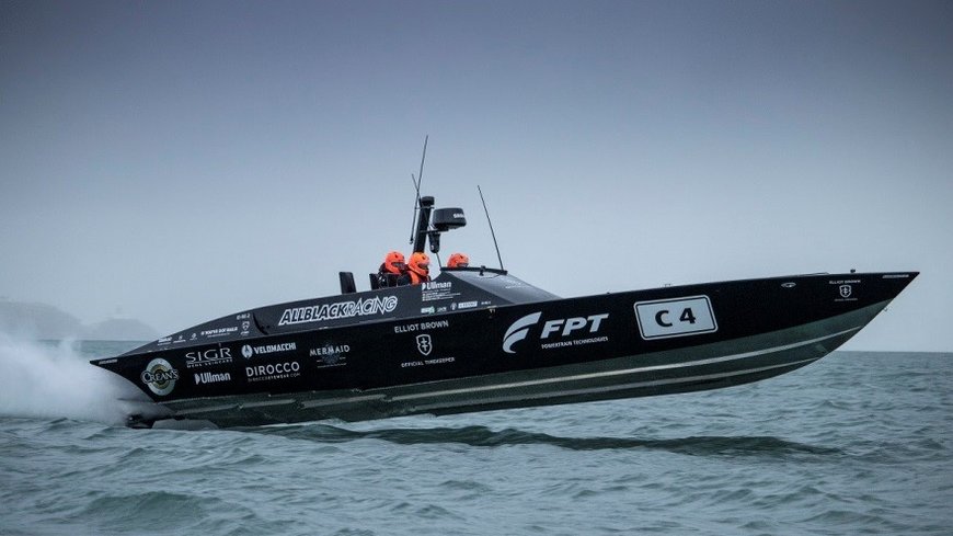 FPT INDUSTRIAL MET EN AVANT LA COURSE DE BATEAUX AVEC LE NOUVEAU « TROPHÉE FPT ALLBLACK »